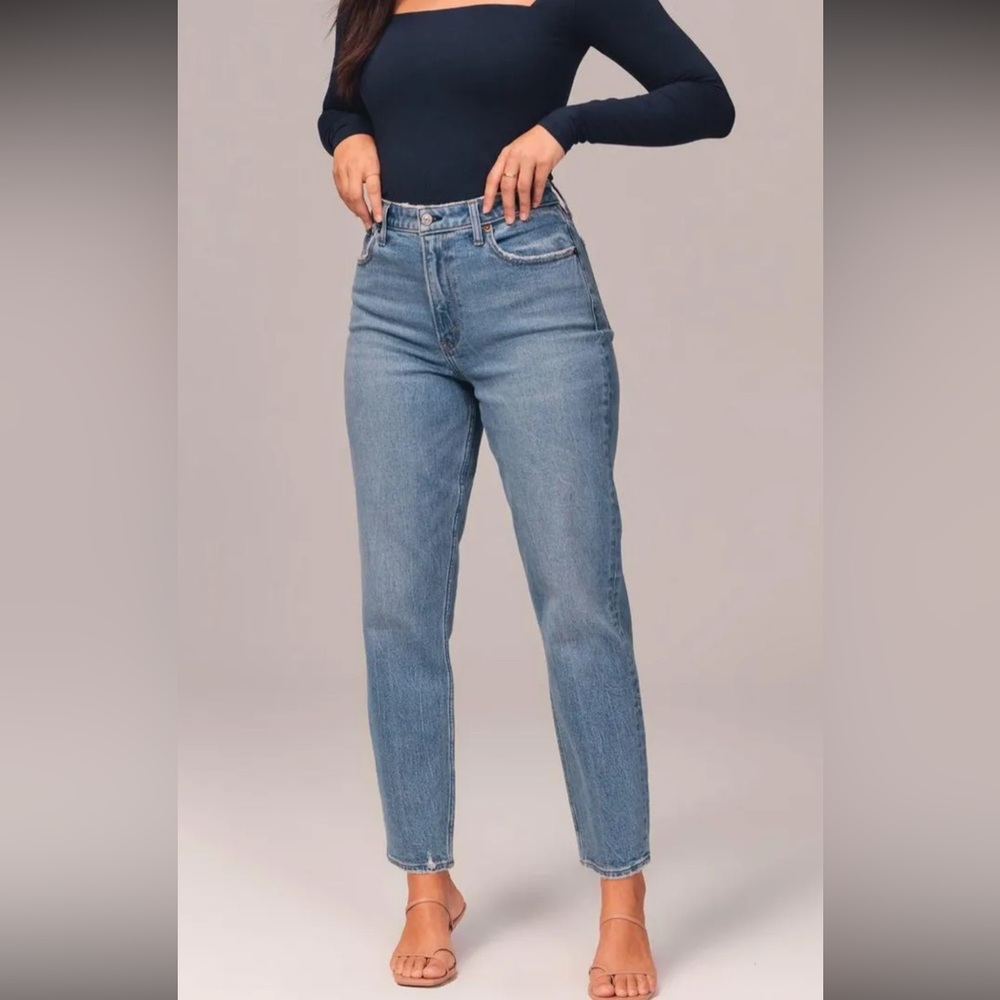 Abercrombie & Fitch Curve Love High Rise Mom Jean